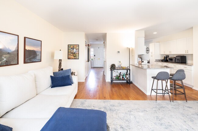 Building Photo - 10238 Arizona Cir