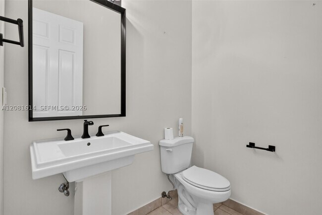 Building Photo - 5659 Via De La Plata Cir
