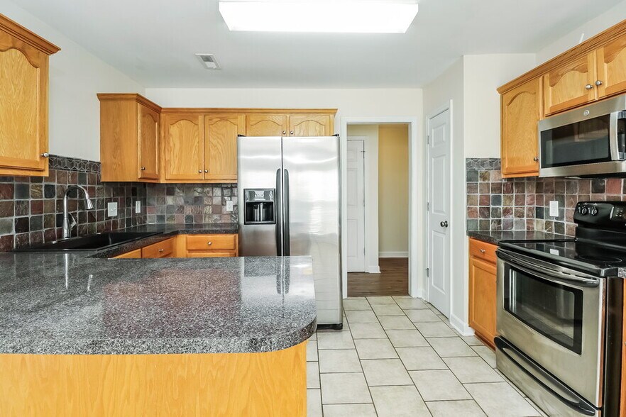 Building Photo - 2970 Deep Cove Dr NW
