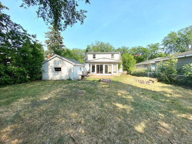 Building Photo - 5 Bedroom by NDSU!!