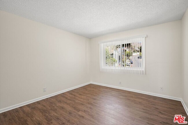 Building Photo - 18002 Coastline Dr