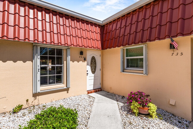 Building Photo - 733 Nantucket Cir