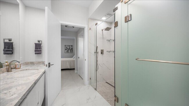 Building Photo - 3100 N Ocean Dr