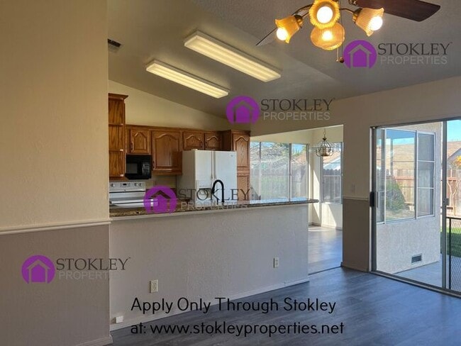 Building Photo - 1784 W Cypress Rd