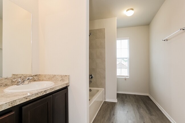 Building Photo - 135 Cooper Creek Ln