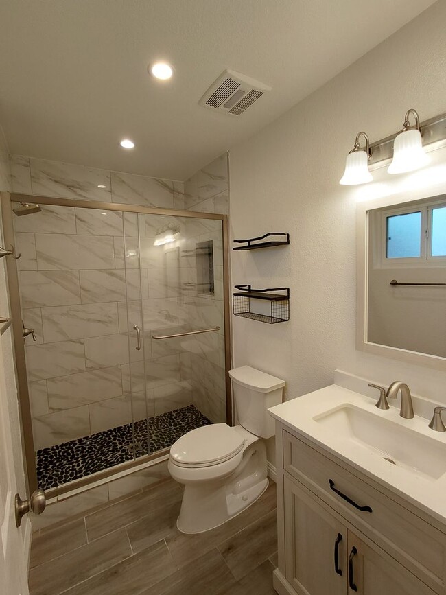 Building Photo - 409 Silverado Trail