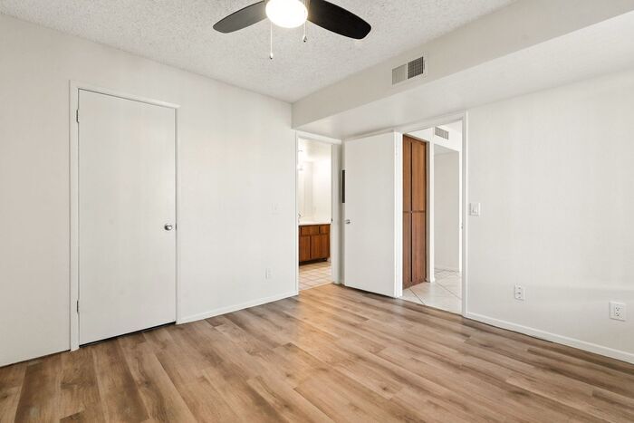 Building Photo - 1201 S McClintock Dr