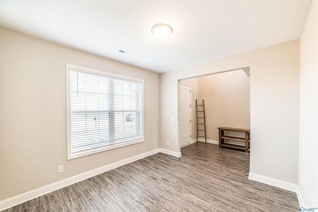 Building Photo - 108 Erskin Parcus Dr