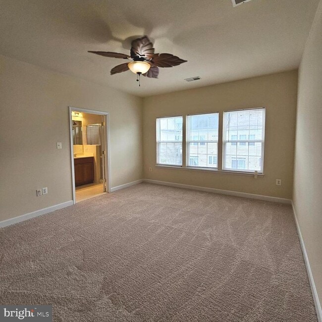 Building Photo - 725 Chevington Ct