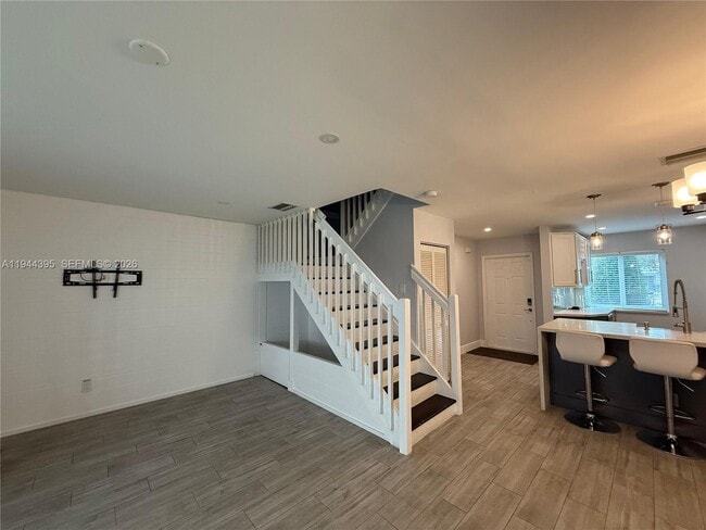 Building Photo - 823 NW 208th Terrace