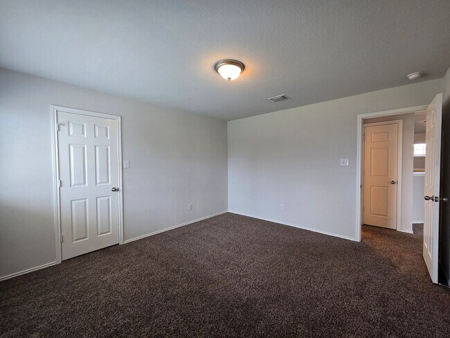 Building Photo - PRICE REDUCTION - AVAILABLE NOW!