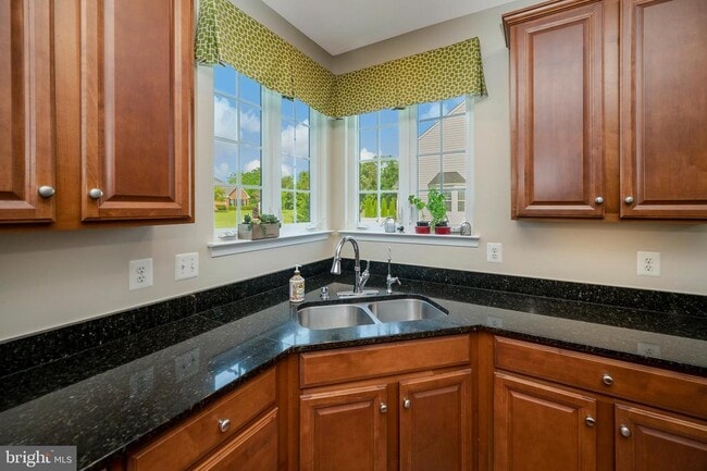Building Photo - 7519 Edington Dr