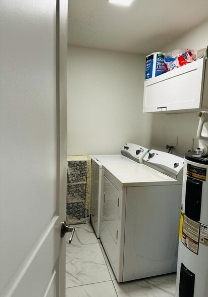 Laundry Room - 1701 W Cluster Ave
