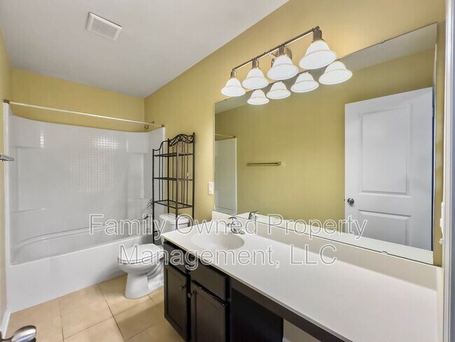 Building Photo - 1834 Chickasaw Dr