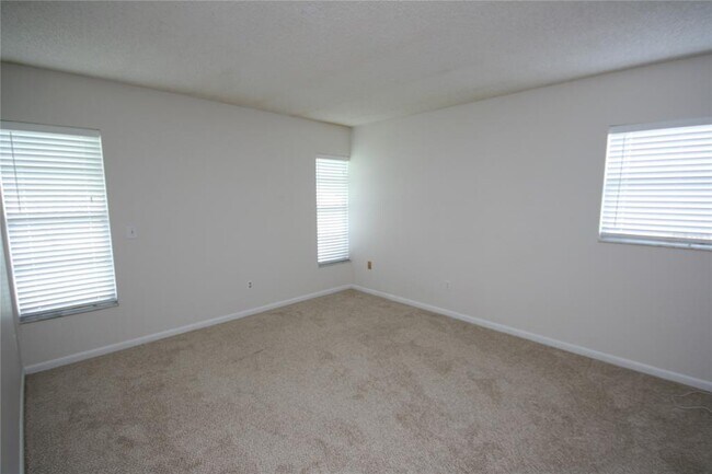 Building Photo - 17839 Sunrise Dr