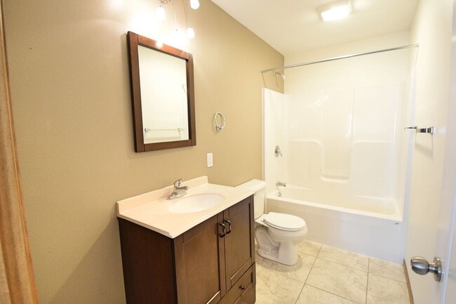 Building Photo - Indigo Crossing Townhomes