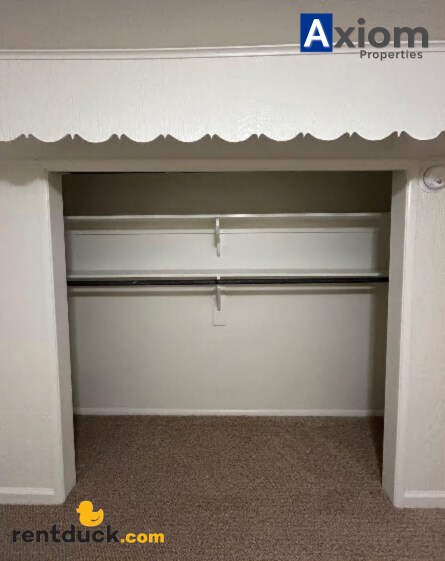 Building Photo - 1351 1/2 E Fremont-