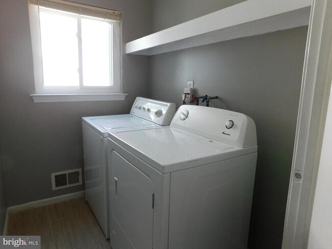 Building Photo - 101 Greenridge Cir