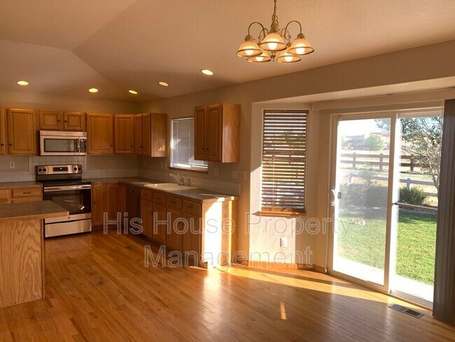 Building Photo - 208 Whitney Bay