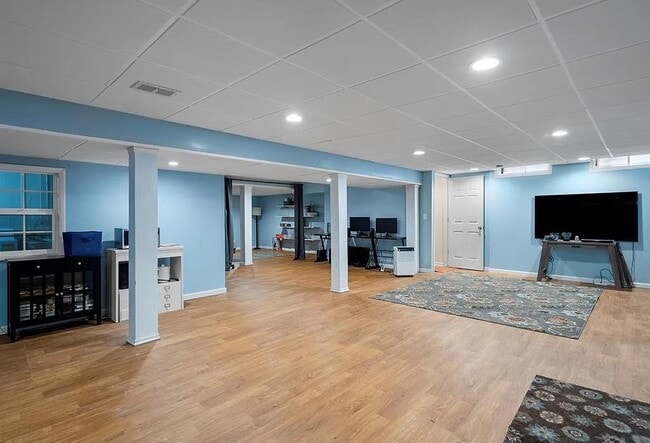 Building Photo - 2754 Northampton Dr