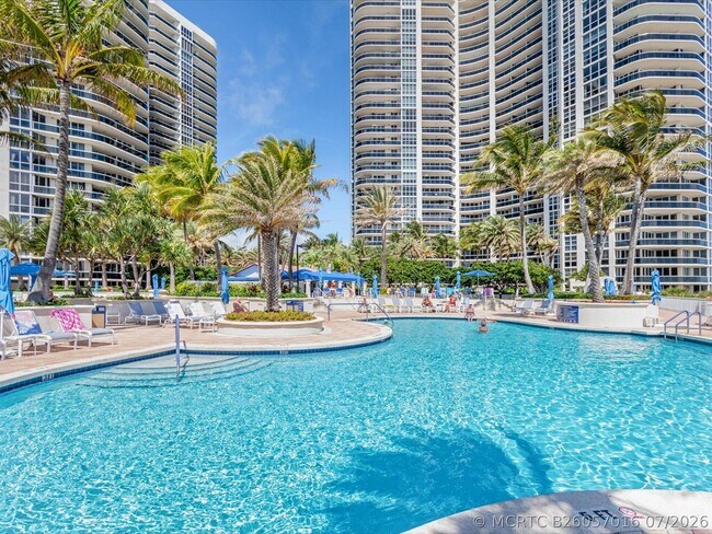 Building Photo - 3200 N Ocean Blvd