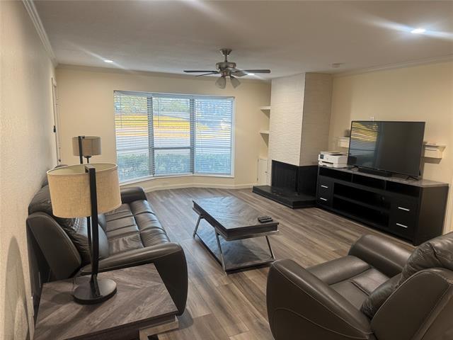 Building Photo - 7832 Royal Ln