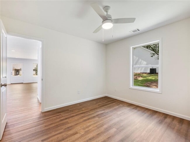 Building Photo - 8083 Beachwood Dr