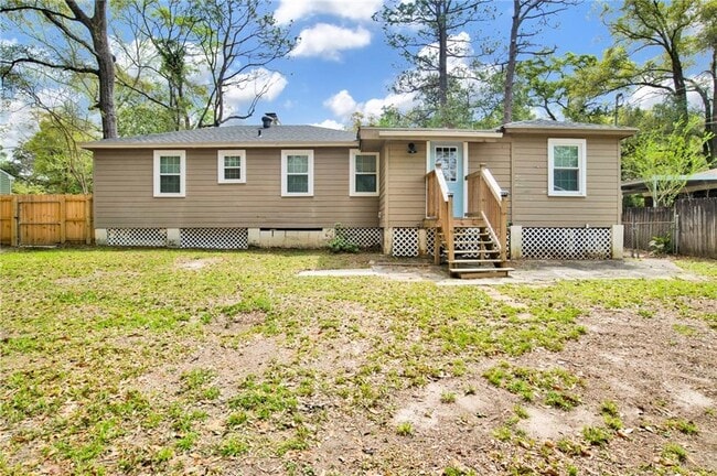 Building Photo - 331 Azalea Cir W