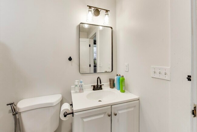 Building Photo - 65 Lambert Ave