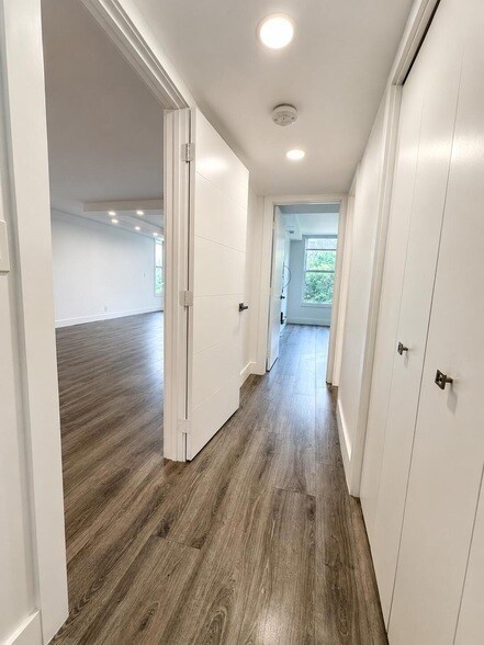 Building Photo - 3930 Oaks Clubhouse Dr