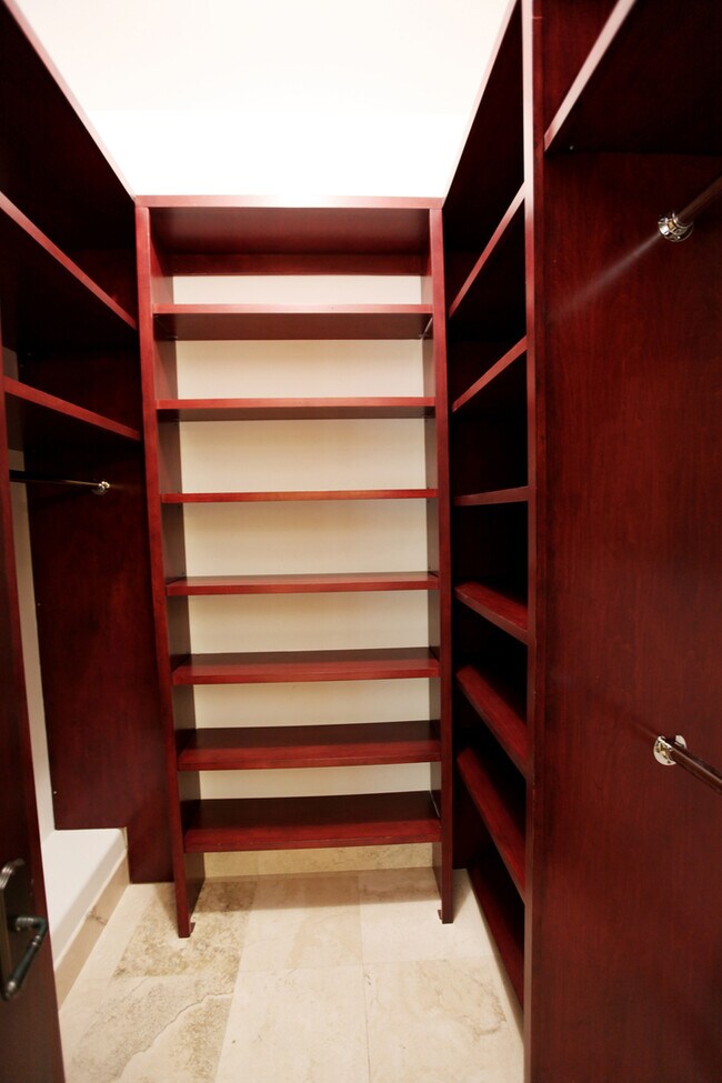 Building Photo - 6385 Zuma Mesa Dr