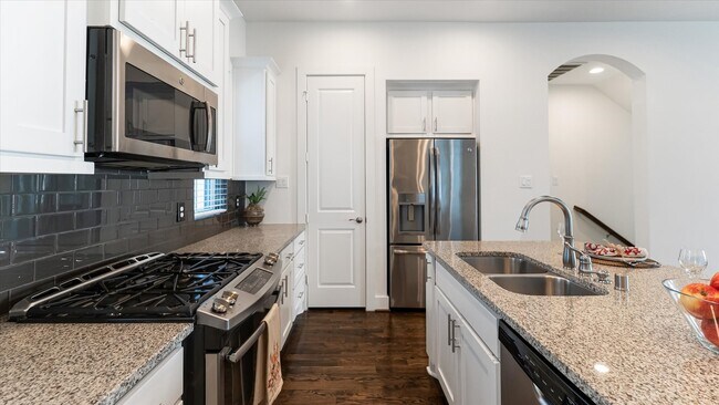 Building Photo - 2730 Freund St