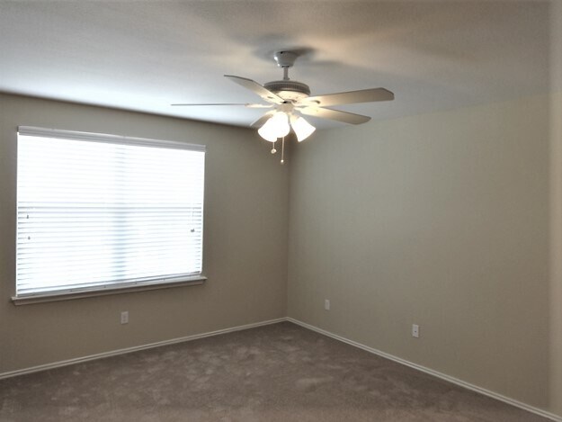 Building Photo - 13329 High Sierra St