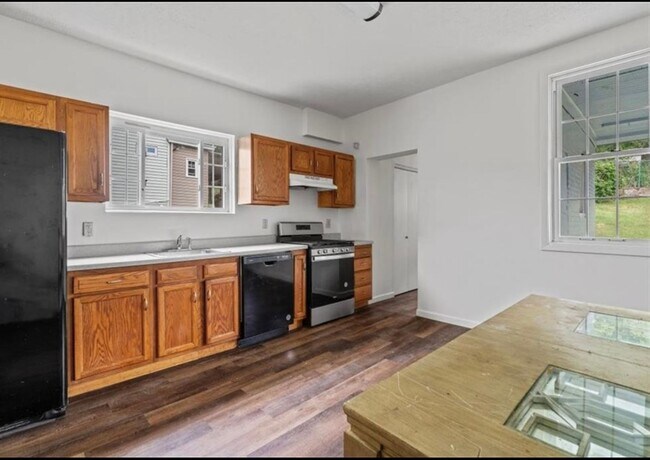 Building Photo - 2935 Devlin St