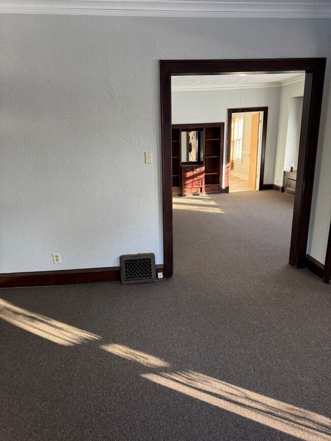 Building Photo - Updated  3-bedroom single family house available NOW!