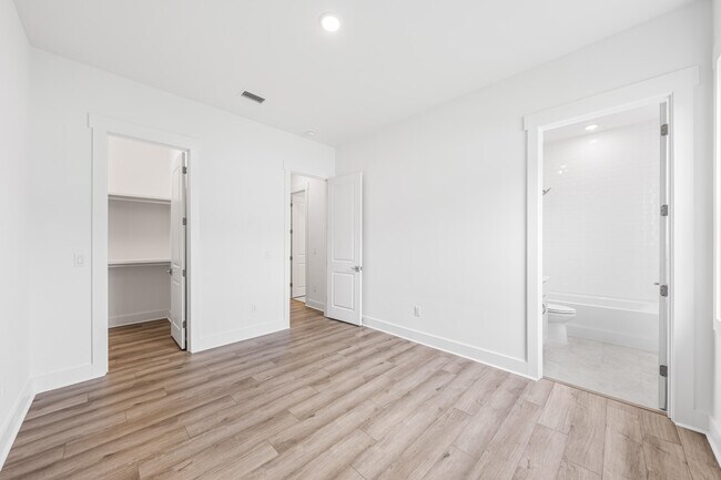 Building Photo - 169 Orman Ct