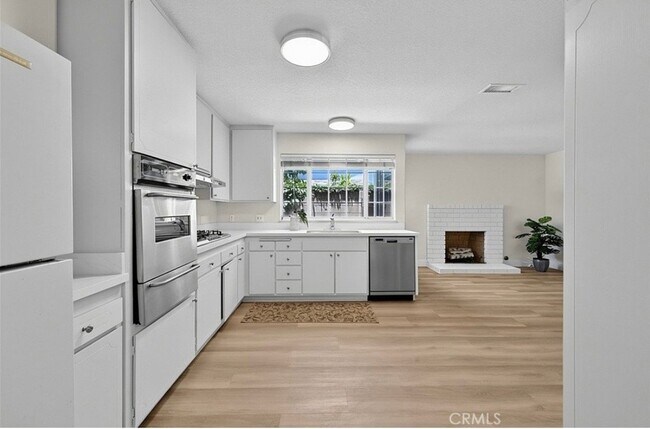 Building Photo - 19541 Hartsdale Cir