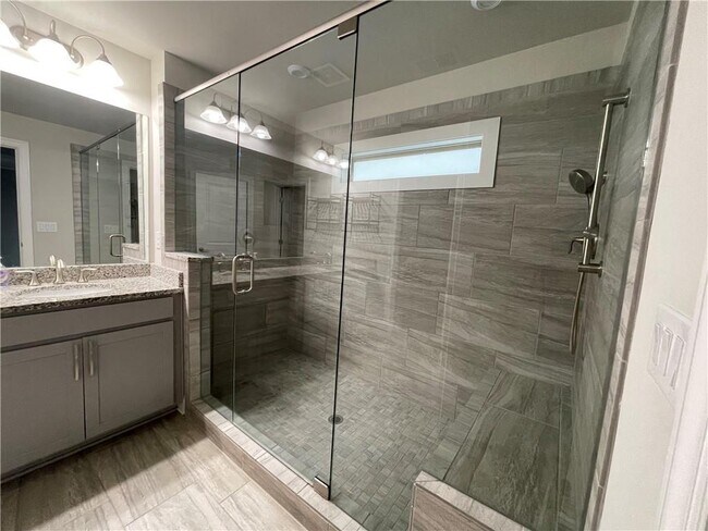 Building Photo - 4232 Perimeter Park E