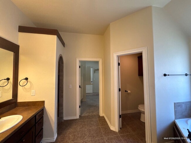 Building Photo - Stunning 3-Bedroom Home with Modern Amenities