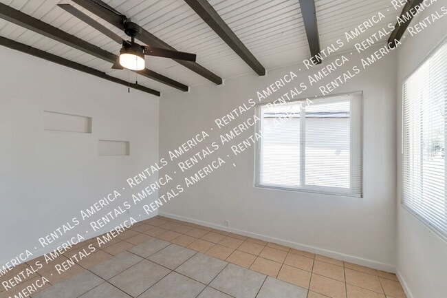 Building Photo - 3050 N Sparkman Blvd