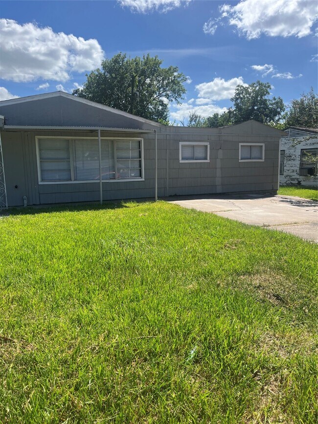 Primary Photo - 5222 Cosby St