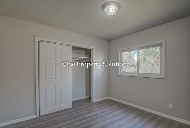 Building Photo - 2612 Marshalltown Dr