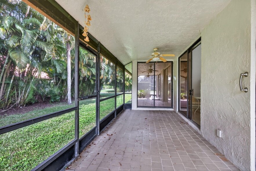 Building Photo - 6357 Overland Dr