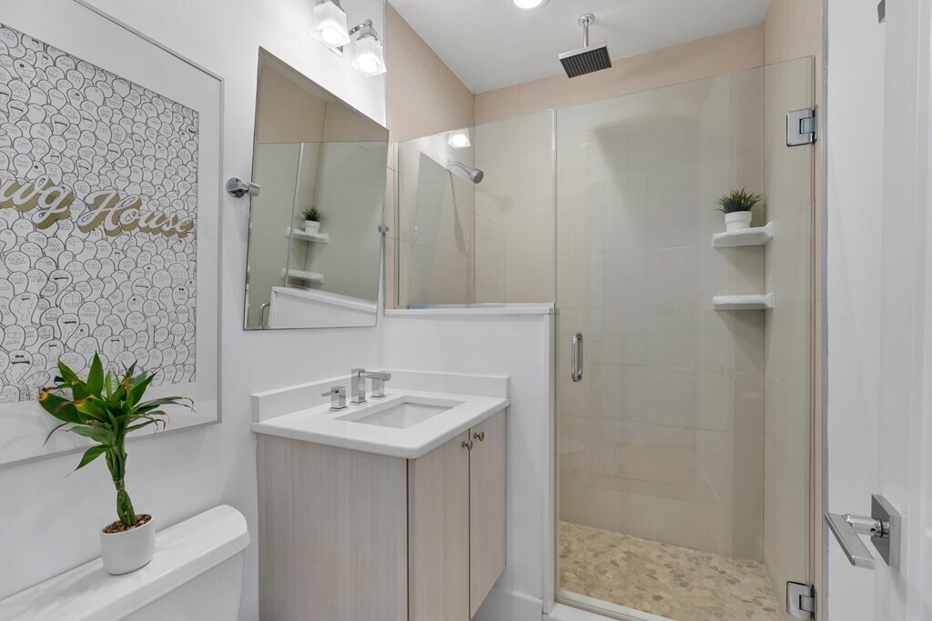 Building Photo - 5 Mohawk St