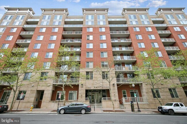 Primary Photo - 820 N Pollard St