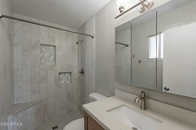 Building Photo - 1715 E El Parque Dr