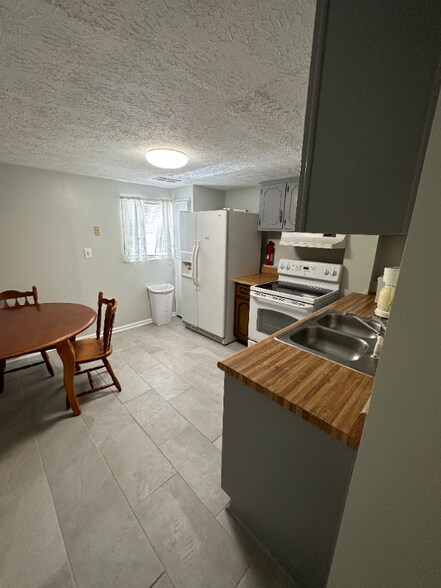 Building Photo - 4458 Tarragon Ln