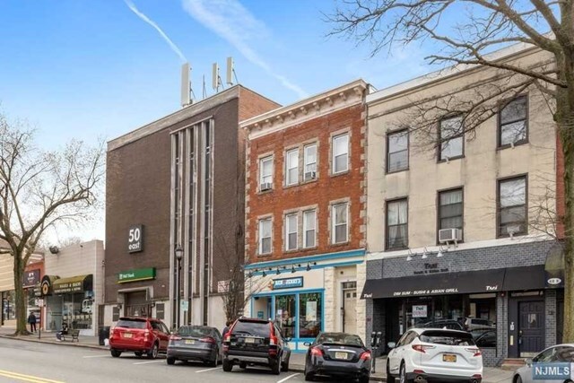 Building Photo - 46 E Palisade Ave