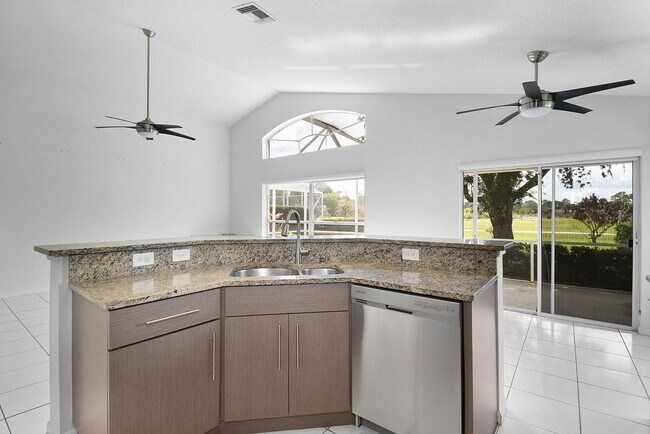 Building Photo - 3058 SE Brierwood Pl