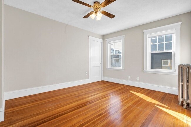 Building Photo - 11-13 Bridgham Avenue Unit 2